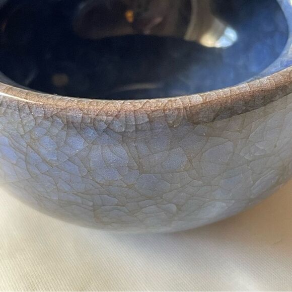 Straining pitcher blue crackle glazed stoneware with large straining holes - Picture 13 of 16